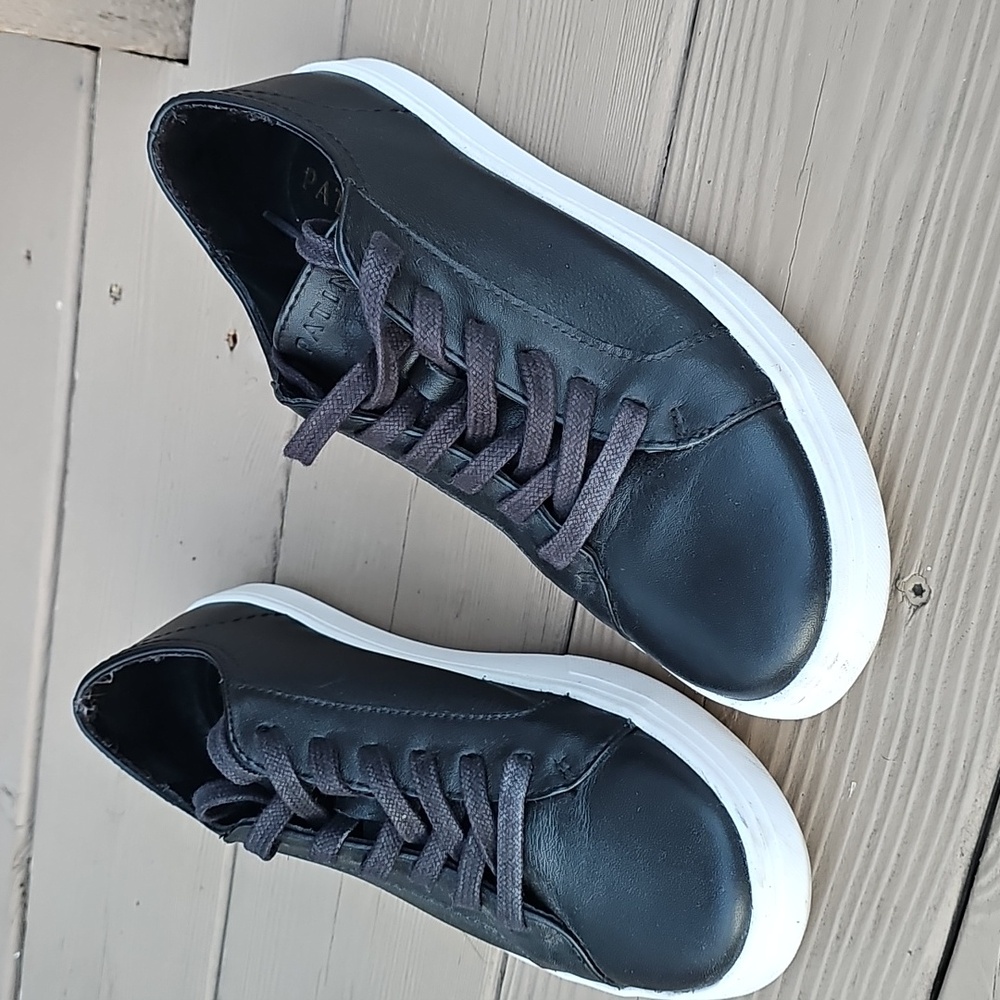 Patina Low Top Street Sneaker in Black Size 8